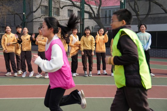 九游娱乐下载开学“赛起来” 运动“热起来”——北京校园体育一线观察(图1)